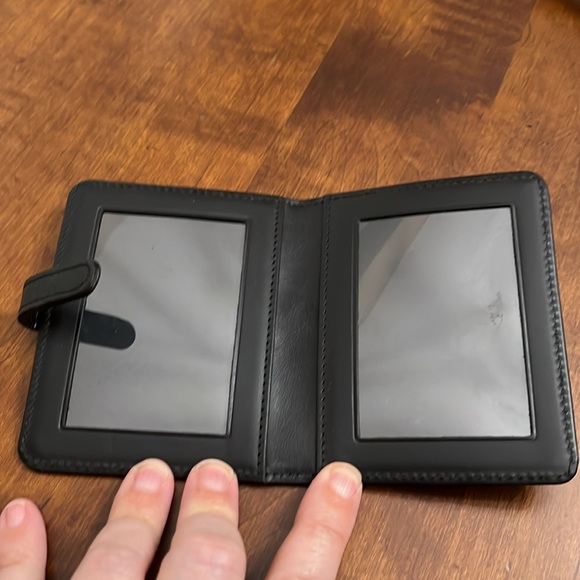 Coach Signature Embossed Leather black Vintage Bifold Wallet with dust bag - Picture 10 of 13